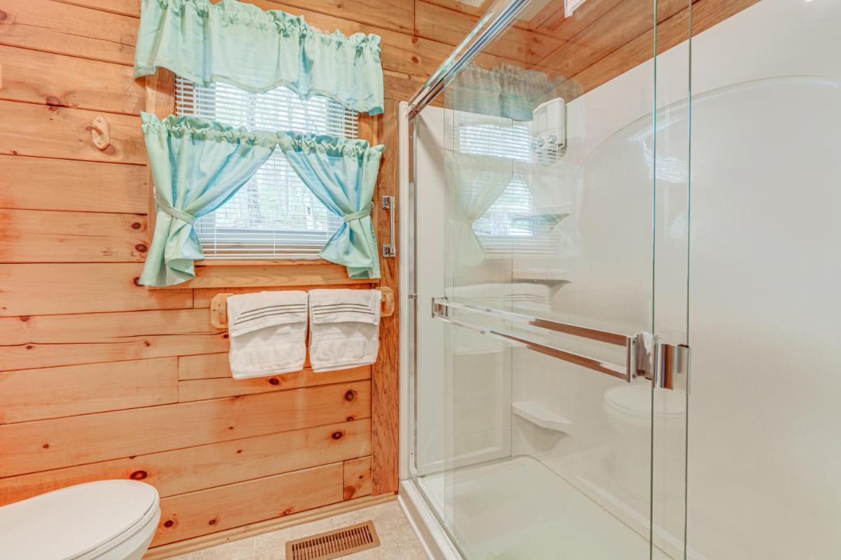 Cosby Cozy Cove Escape with Deck and Fire Pit! - Housity