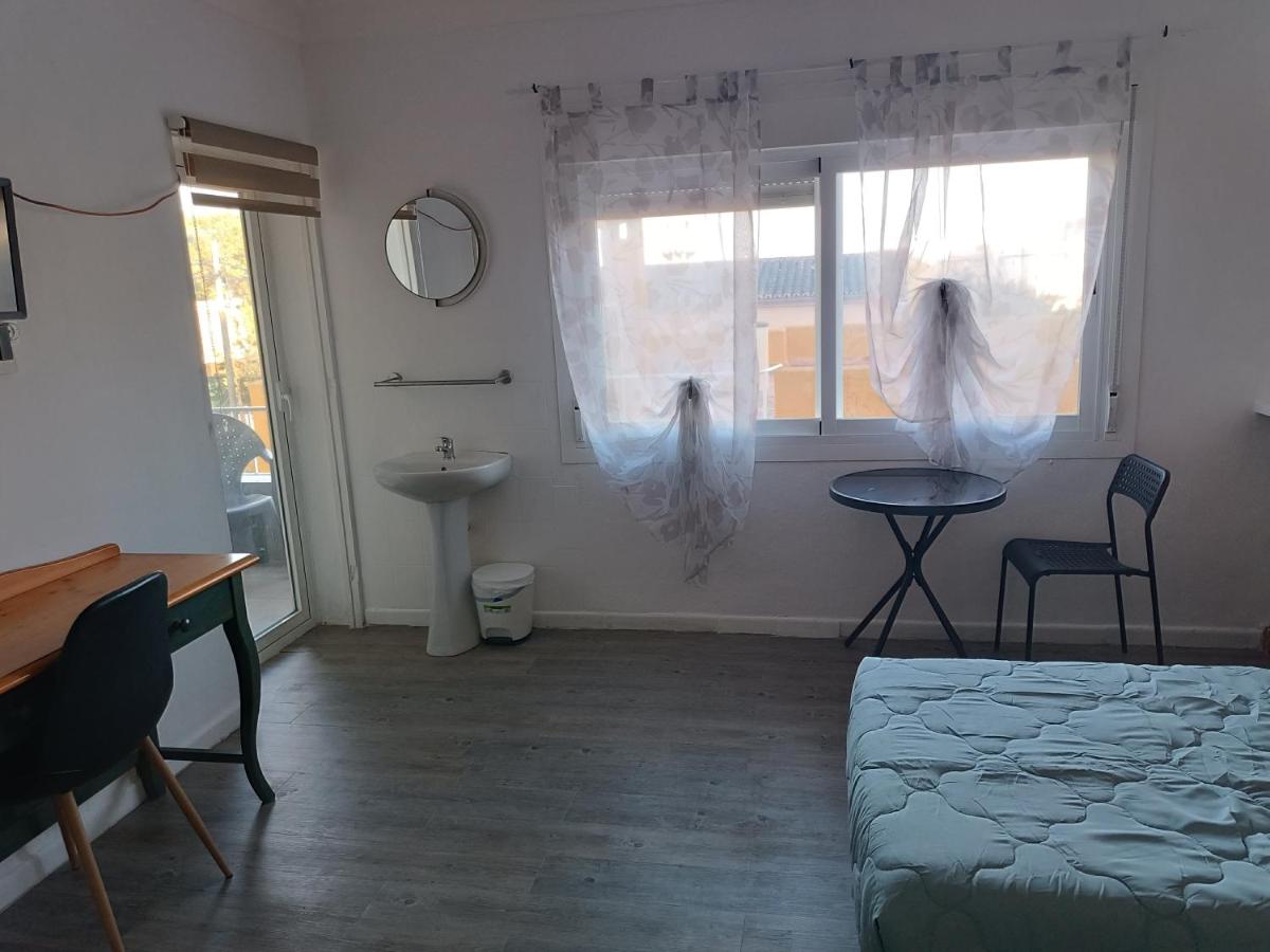 Hostal Bélgica - Housity