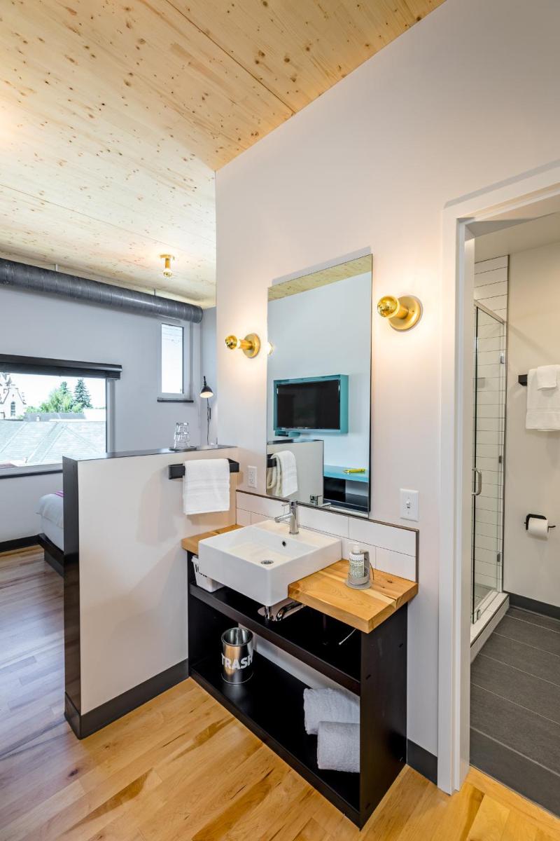 The LARK - Housity