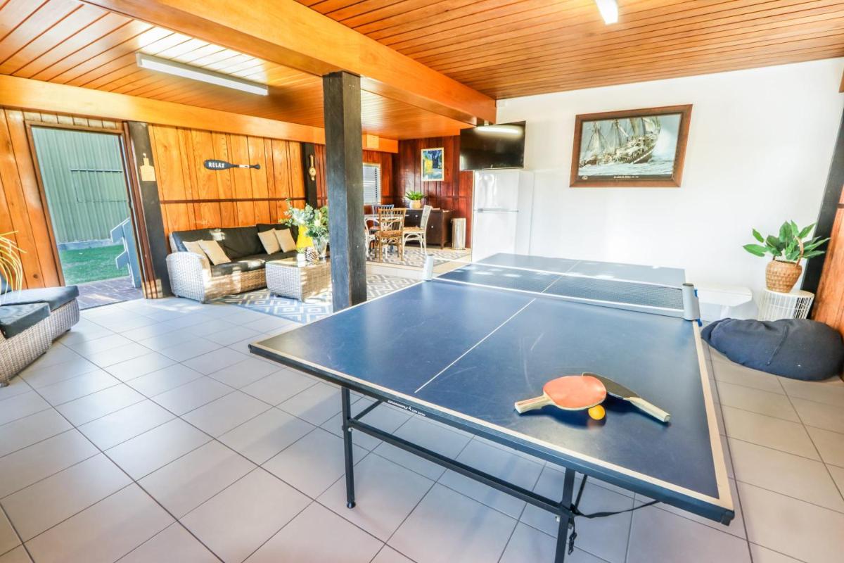 A Lure - Large 3-Bedroom Central Beach House, Just a 2-Minute Walk to Gorgeous Agnes Water Main Beach - Housity