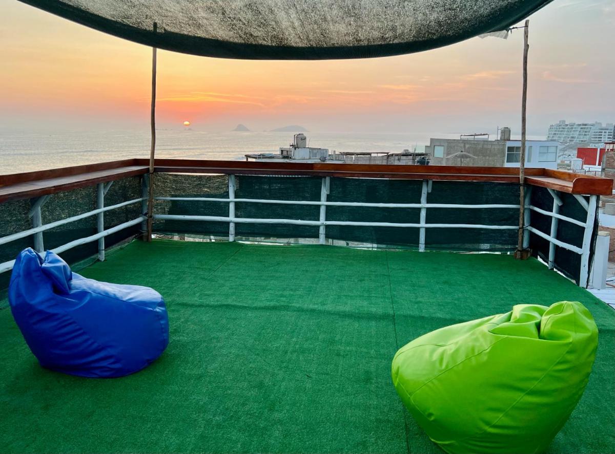 Bravo Surf Camp - Housity