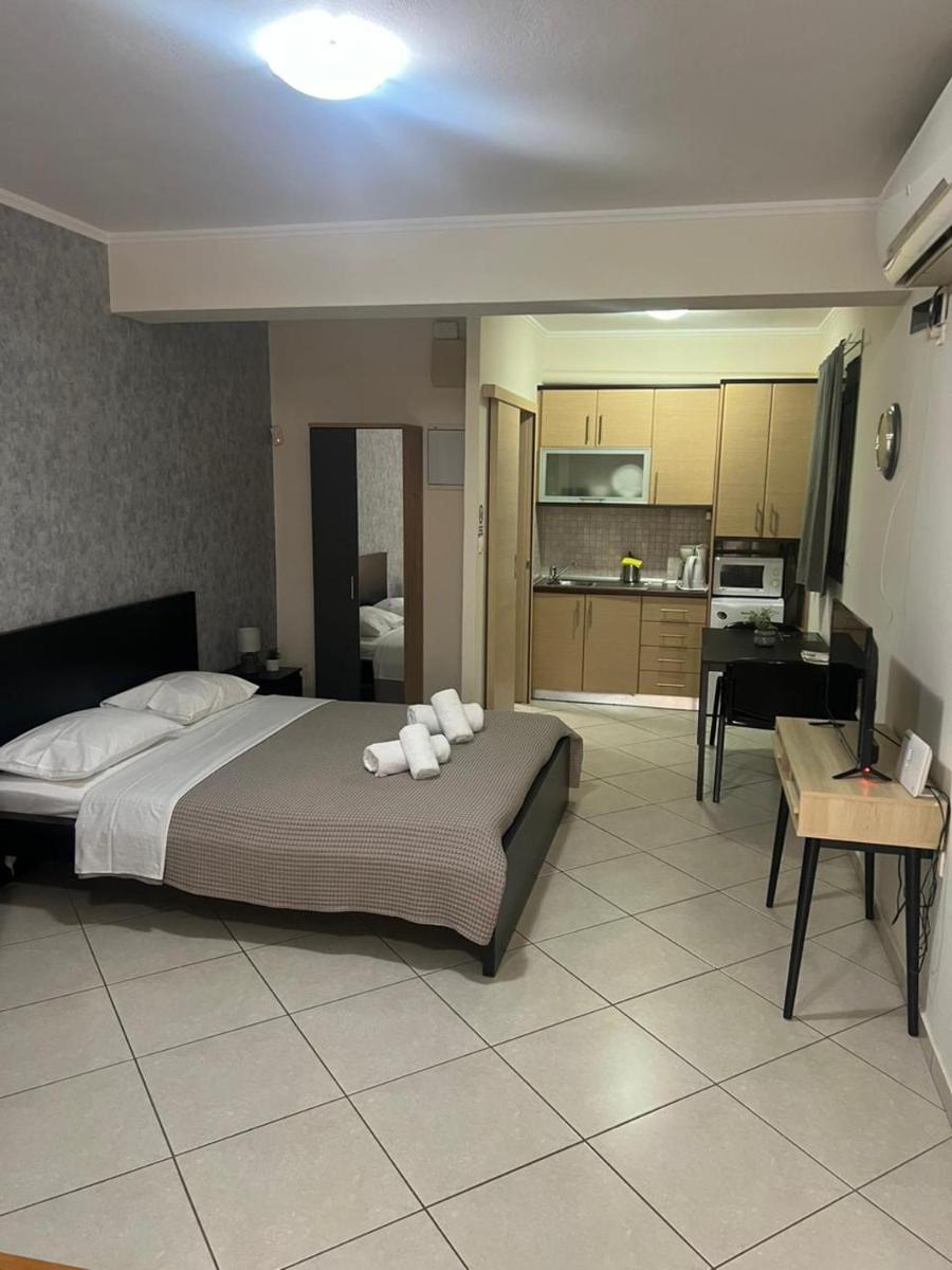 AVR Airport Deluxe Suites 4 - Housity