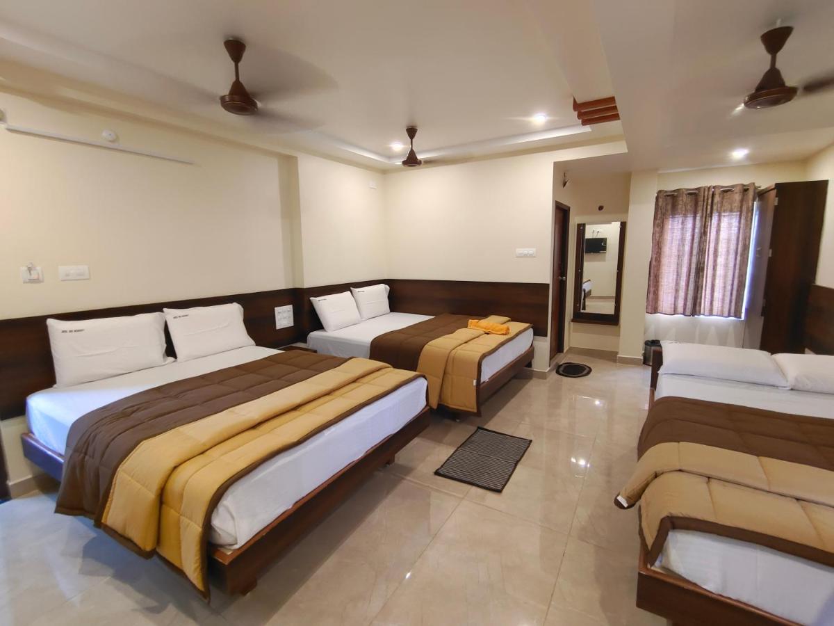 HOTEL DKR GRAND - Housity