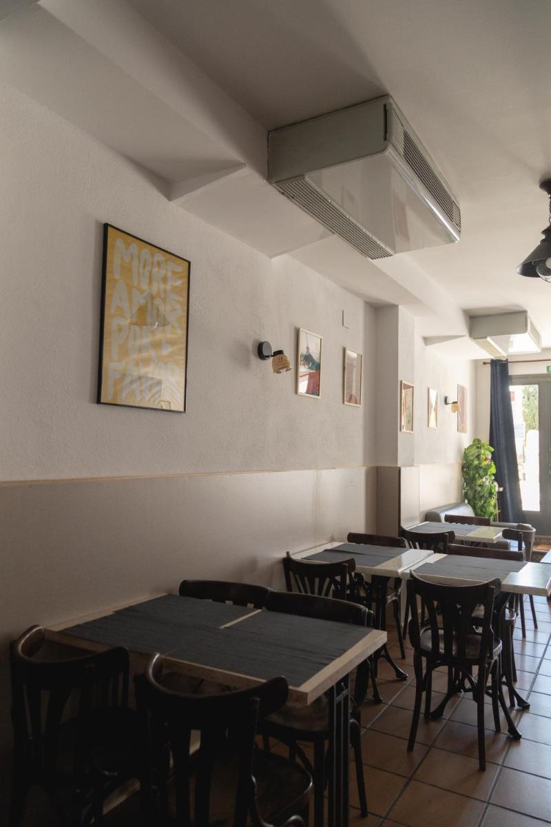 Hostal Corper Navalcarnero - Housity