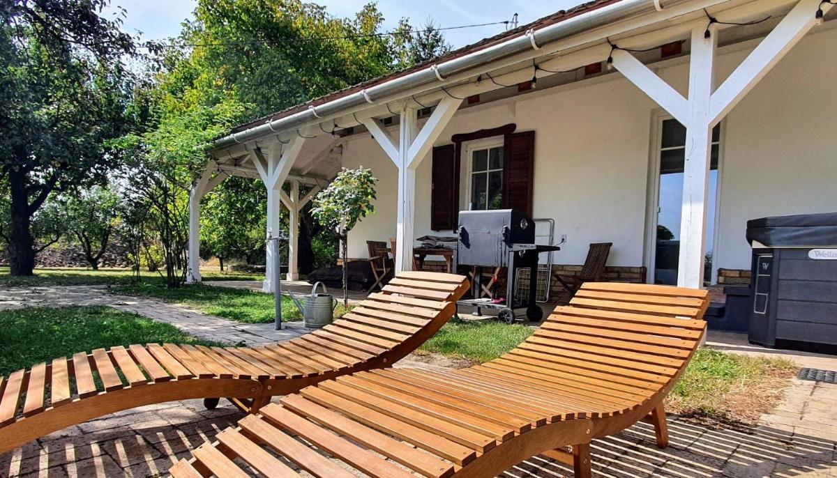 Héthatár Wellness Vendégház - Fecskefészek - Housity