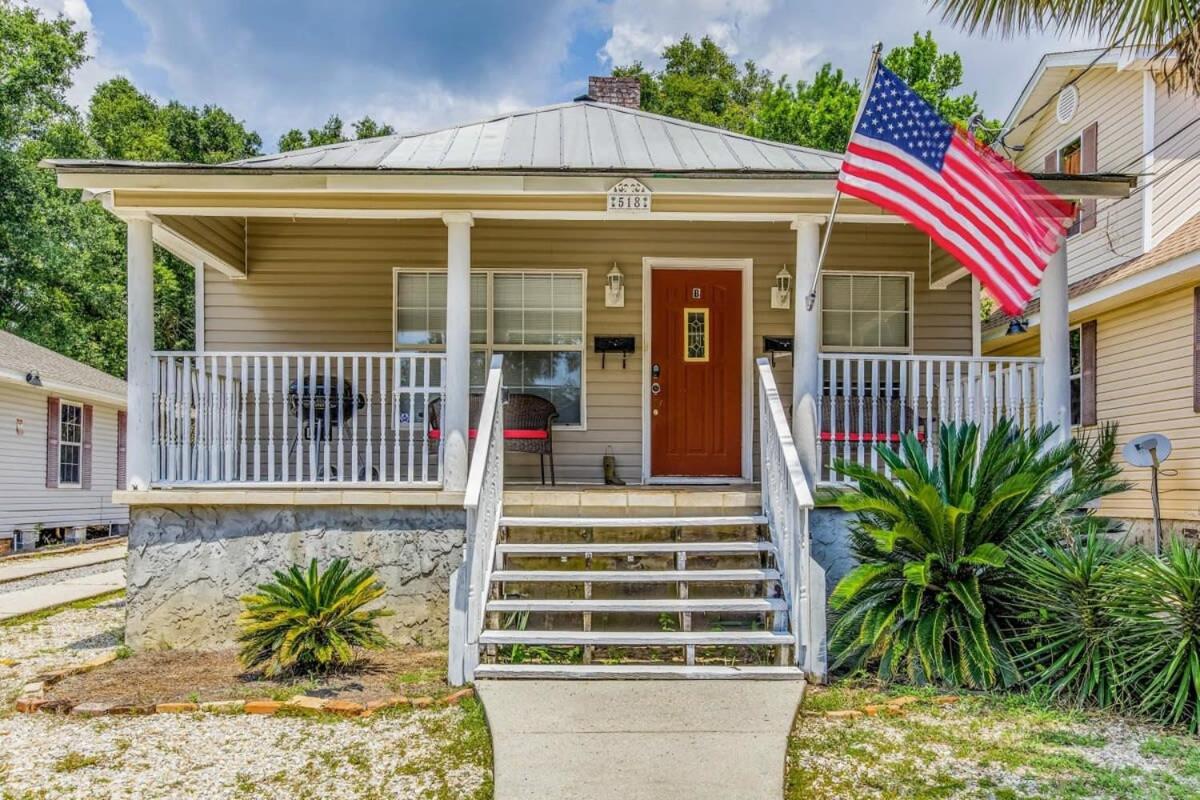 Sweet on Strong Street - Unit B - Housity