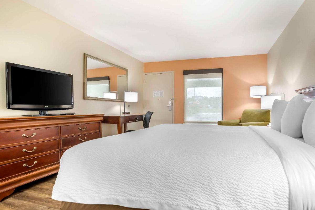 Econo Lodge Moss Point - Pascagoula - Housity