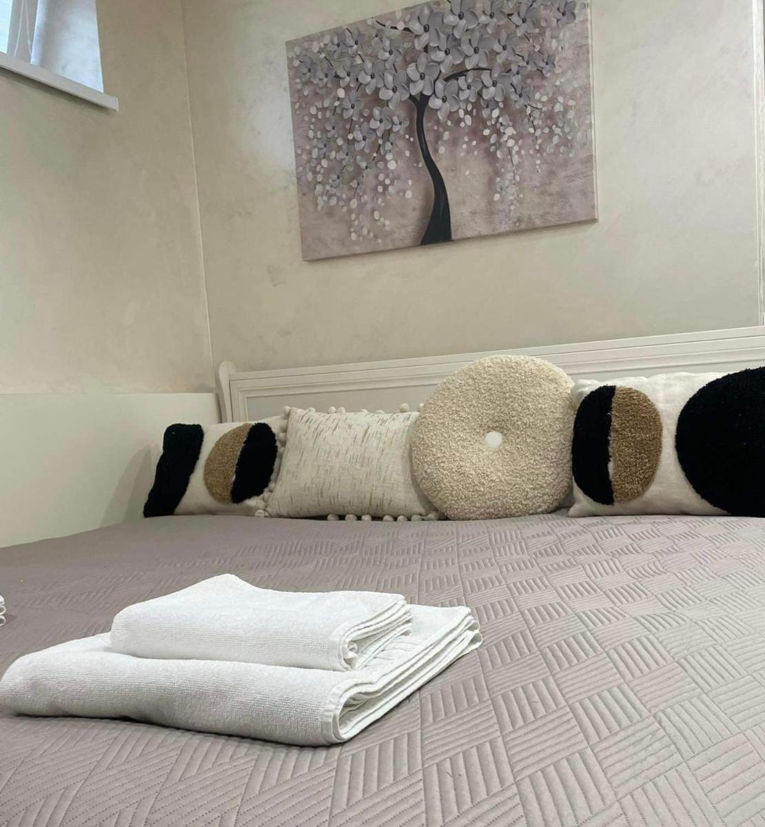 Rožės Namai B&B - Housity