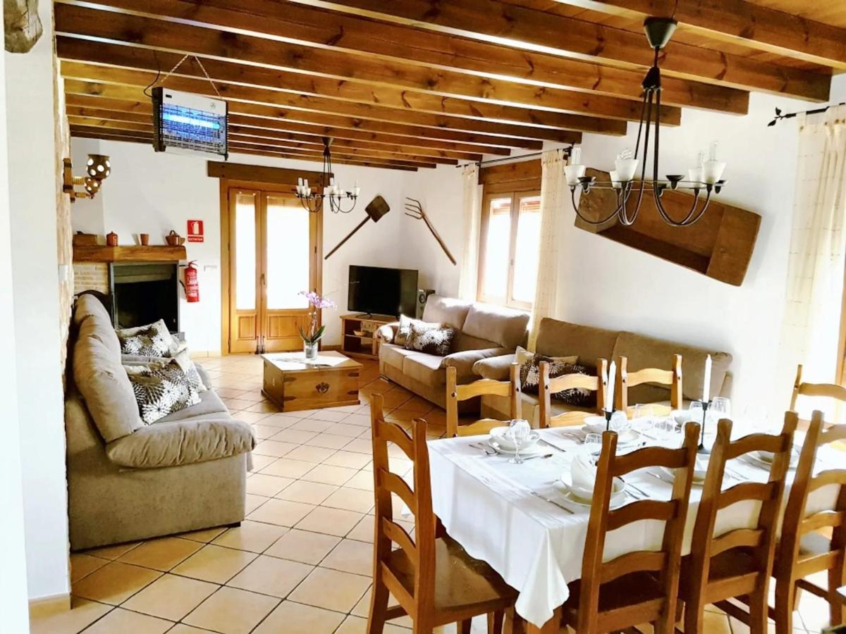 Elegant Villa in Velez Rubio with Private Pool - Housity