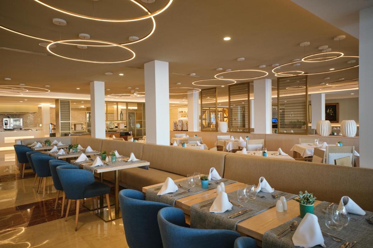 Un restaurante o sitio para comer en Hotel Son Caliu Spa Oasis