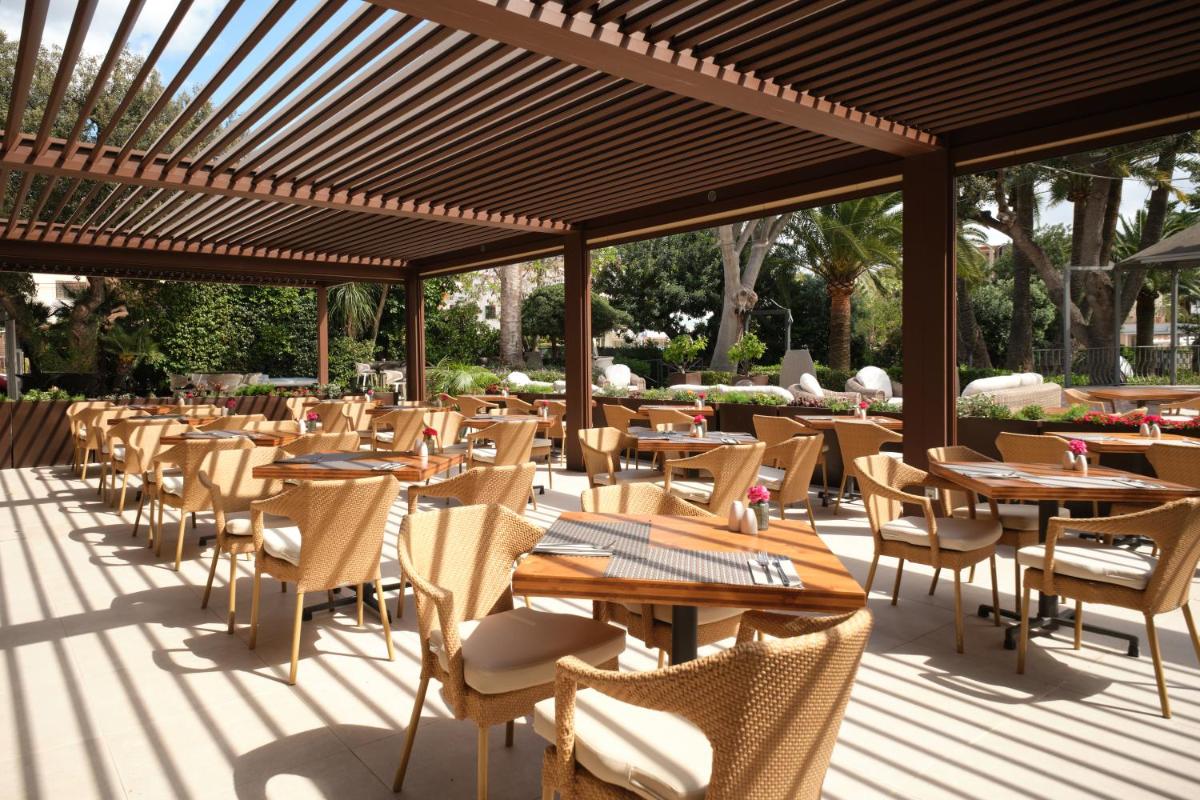 Un restaurante o sitio para comer en Hotel Son Caliu Spa Oasis