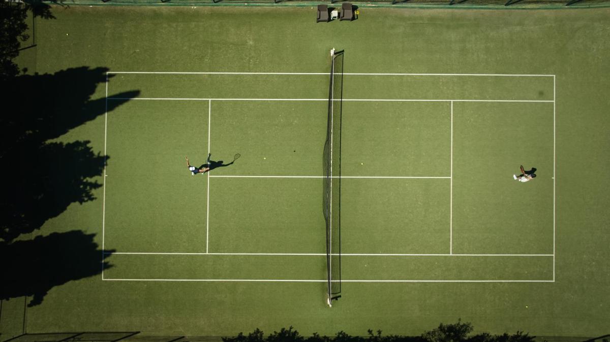 Instalaciones para jugar a tenis o squash en Hotel Son Caliu Spa Oasis o alrededores