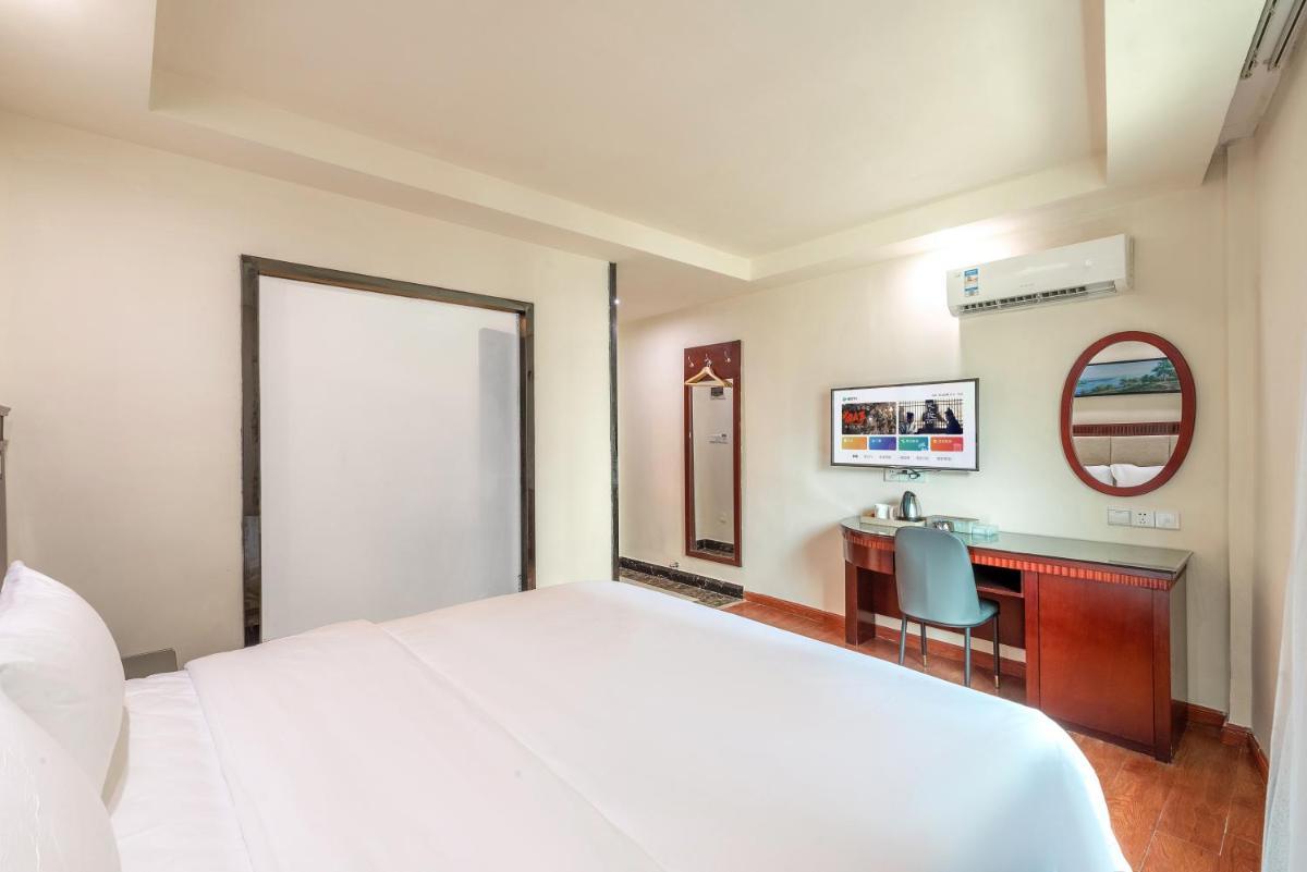 Suitetrails - Huahang Hotel - Guangzhou Baiyun International Airport - Free airport shuttle bus