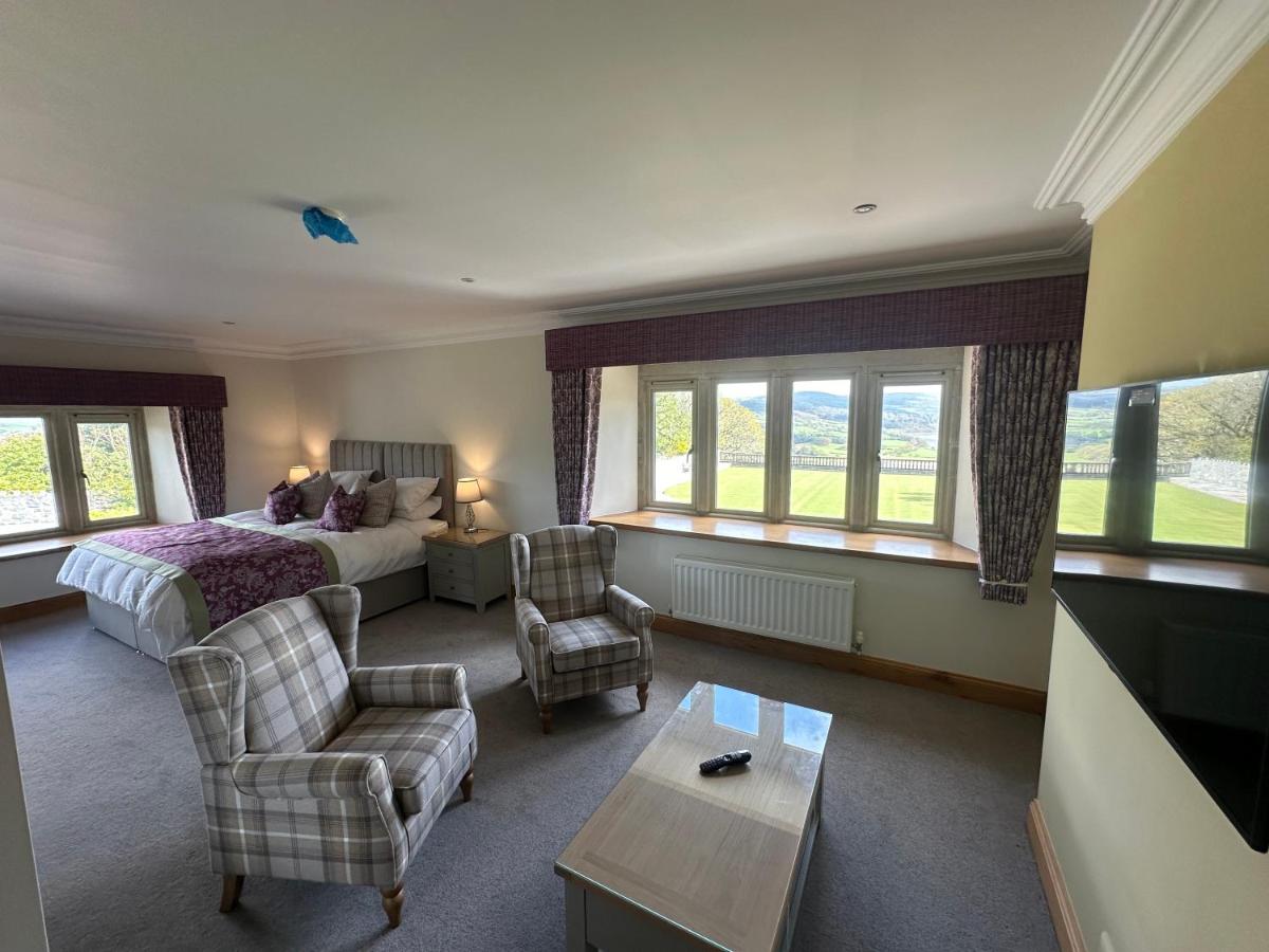 The Manor Boutique Hotel Restaurant and Bar - Housity
