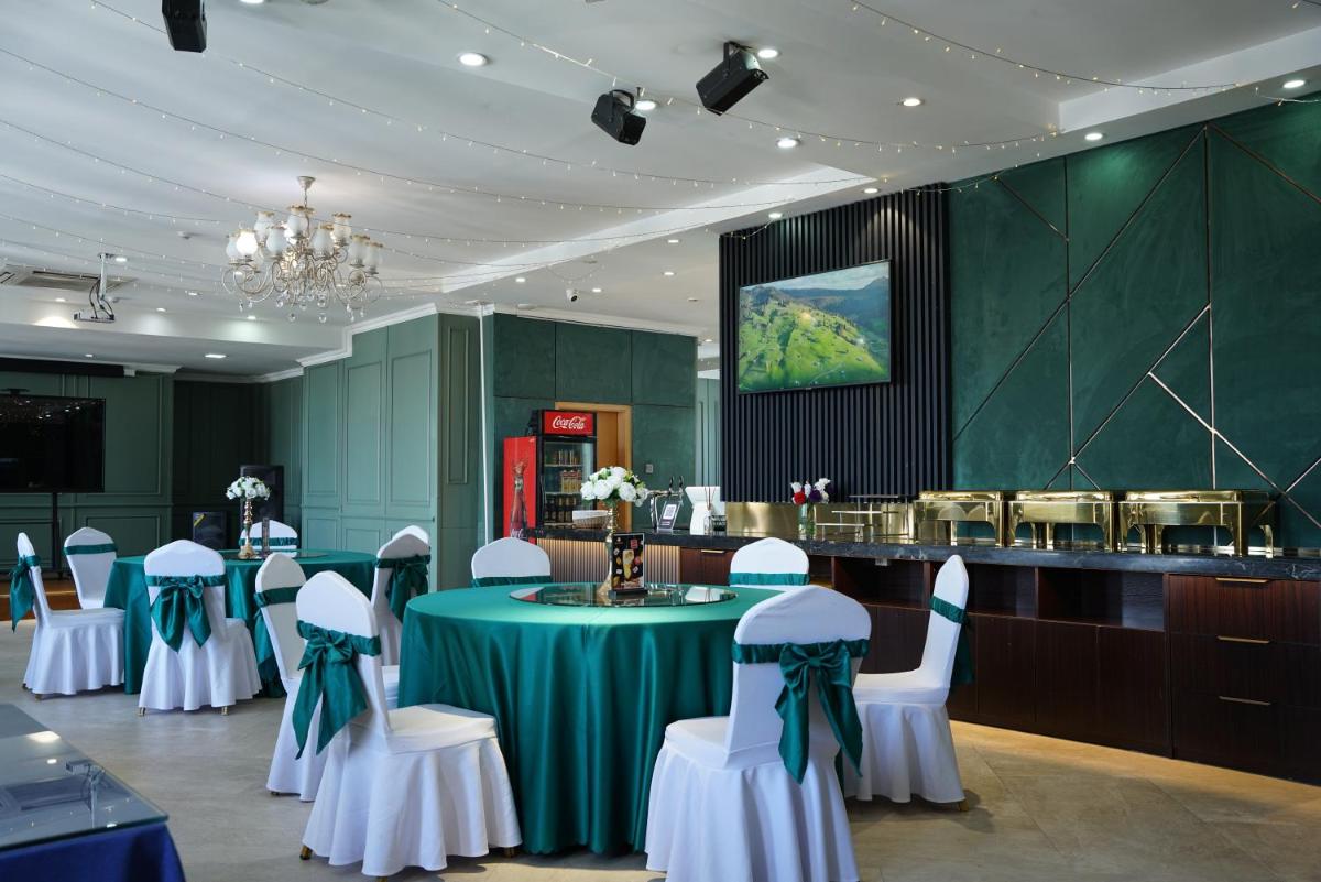 UB Grand Hotel - Housity