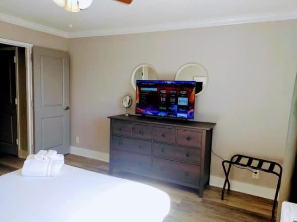 Downtown 18th FL! City View& Onsite Parking LM1807 - Housity