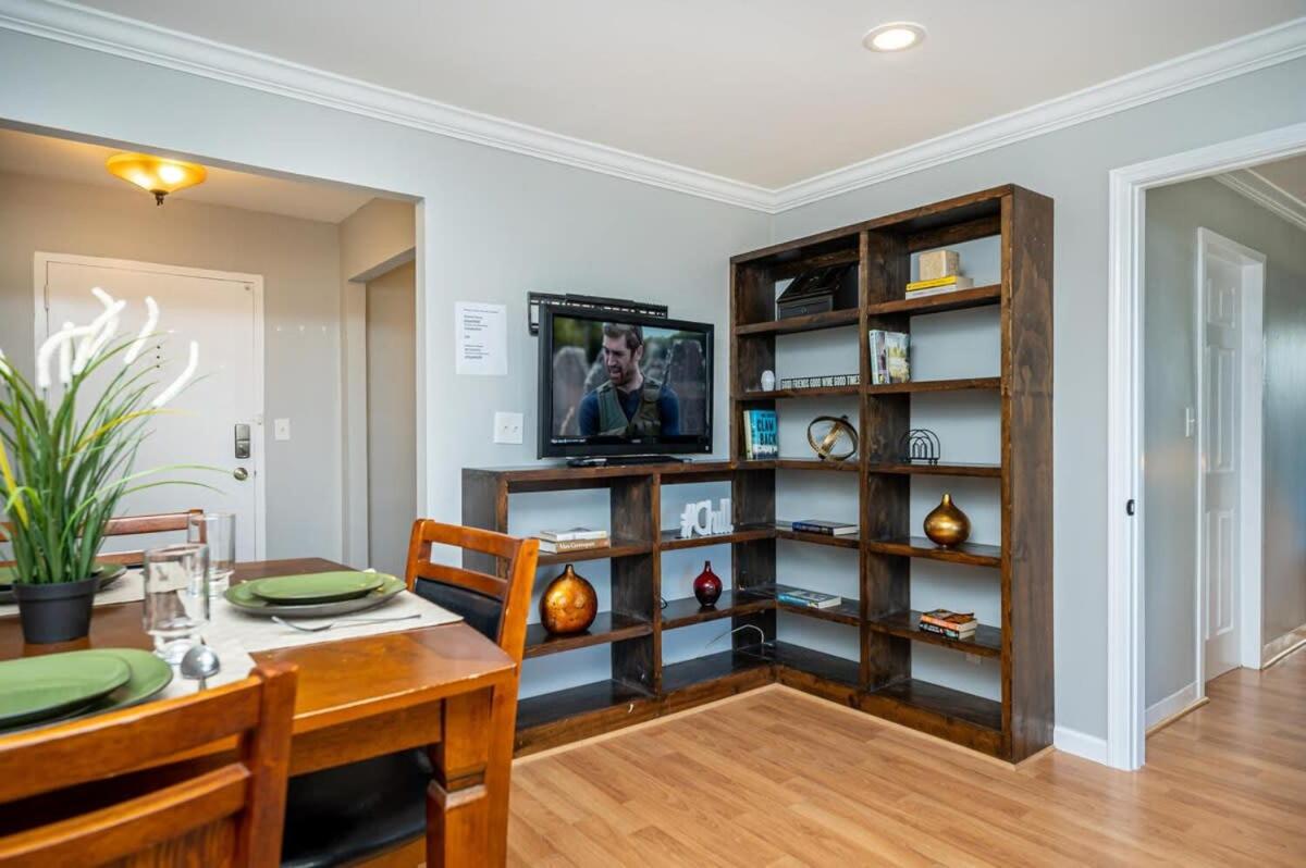 Downtown! Stunning City View Onsite Parking LM1102 - Housity