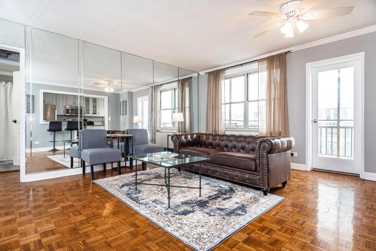 ENTIRE CONDO! Downtown! 24 Concierge! PT9B - Housity
