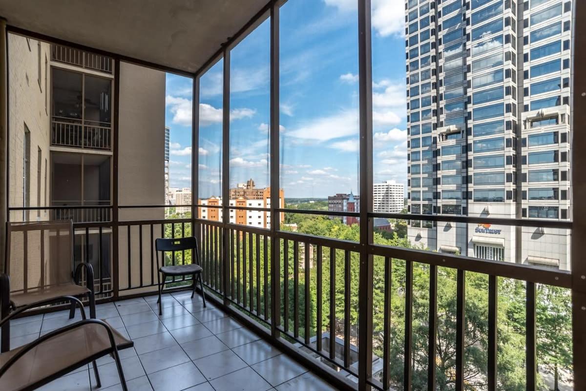 Center Downtown! King Bed! Private Balcony! PT8I - Housity