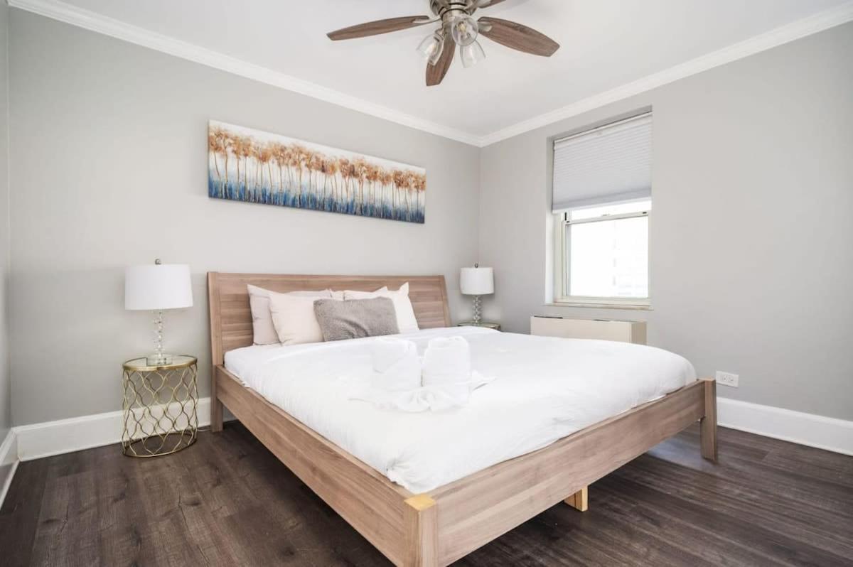 Center Downtown! King Bed! Private Balcony! PT8I - Housity