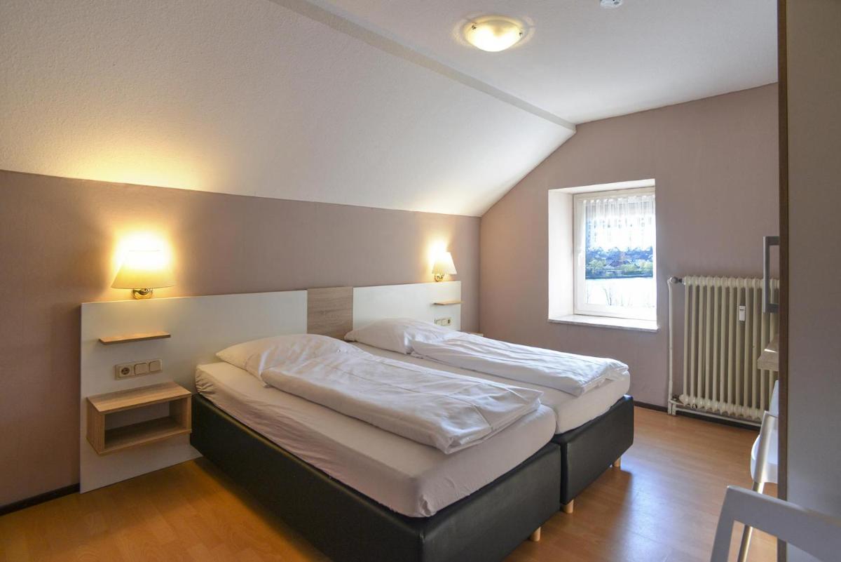 Gästehaus Rebstock - Housity