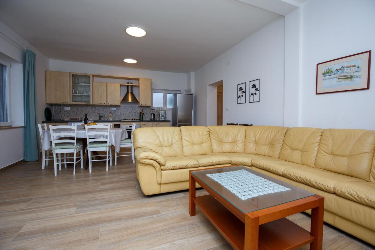 Beachfront apartments Pag - Housity
