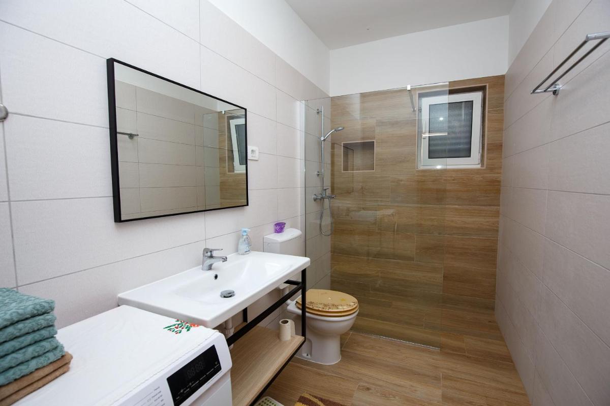 Beachfront apartments Pag - Housity