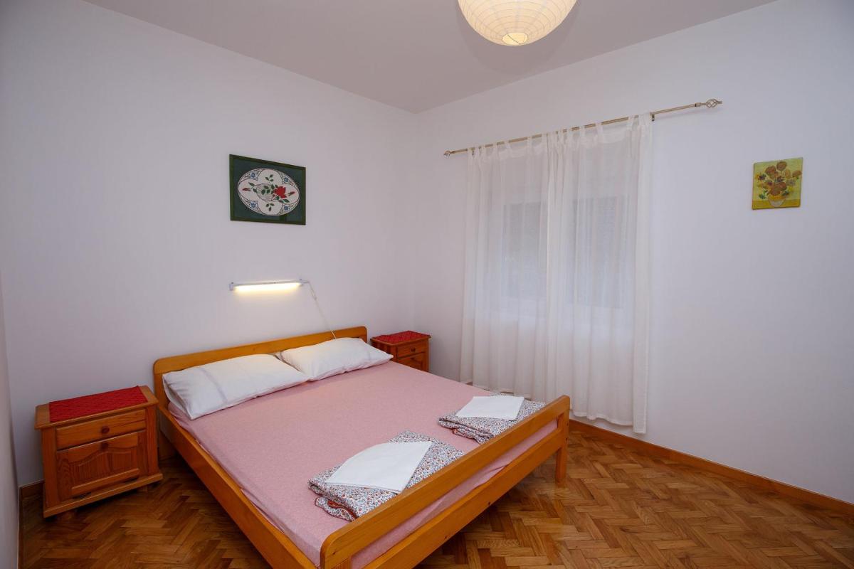 Beachfront apartments Pag - Housity