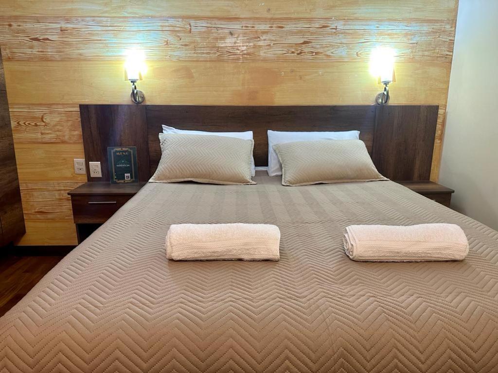 Hotel Esmeralda - Housity