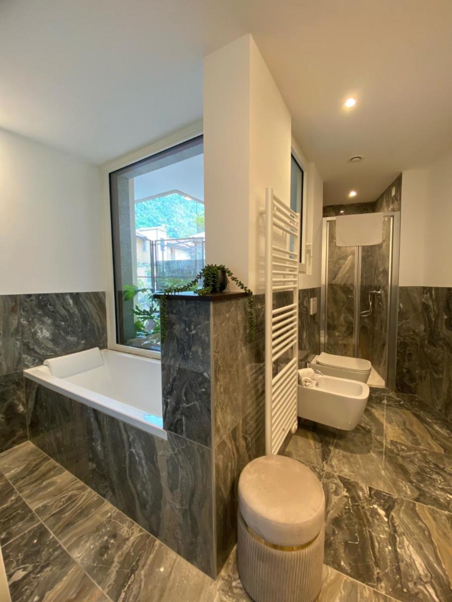 Le Stanze del Lago Lake View - Housity