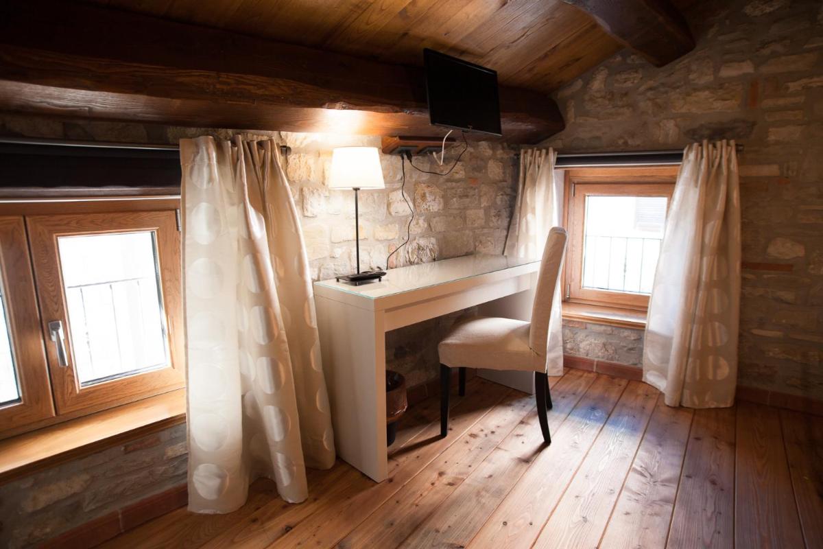 B&B Largo Alighieri - Housity