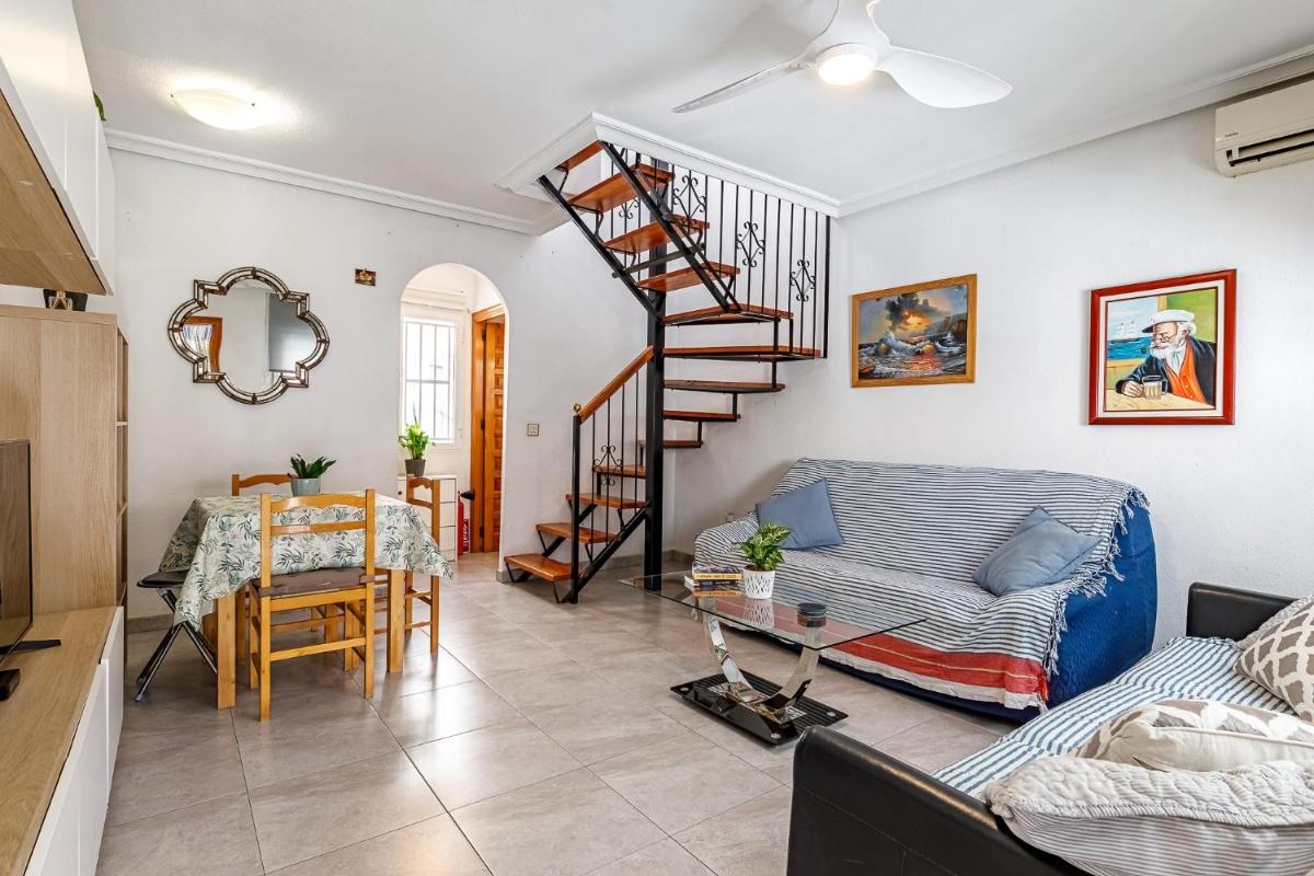 Casa Jansiver - 450m de la playa, céntrica pero tranquila - Housity