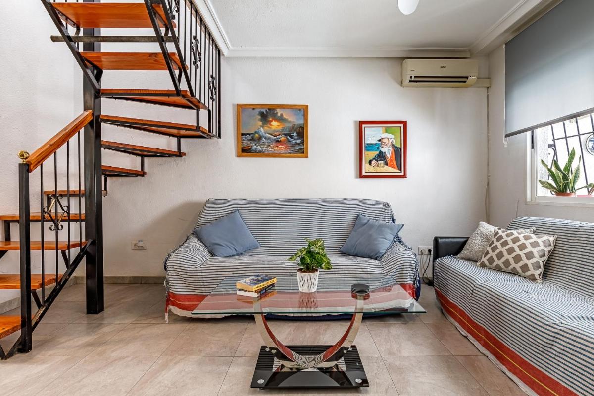 Casa Jansiver - 450m de la playa, céntrica pero tranquila - Housity