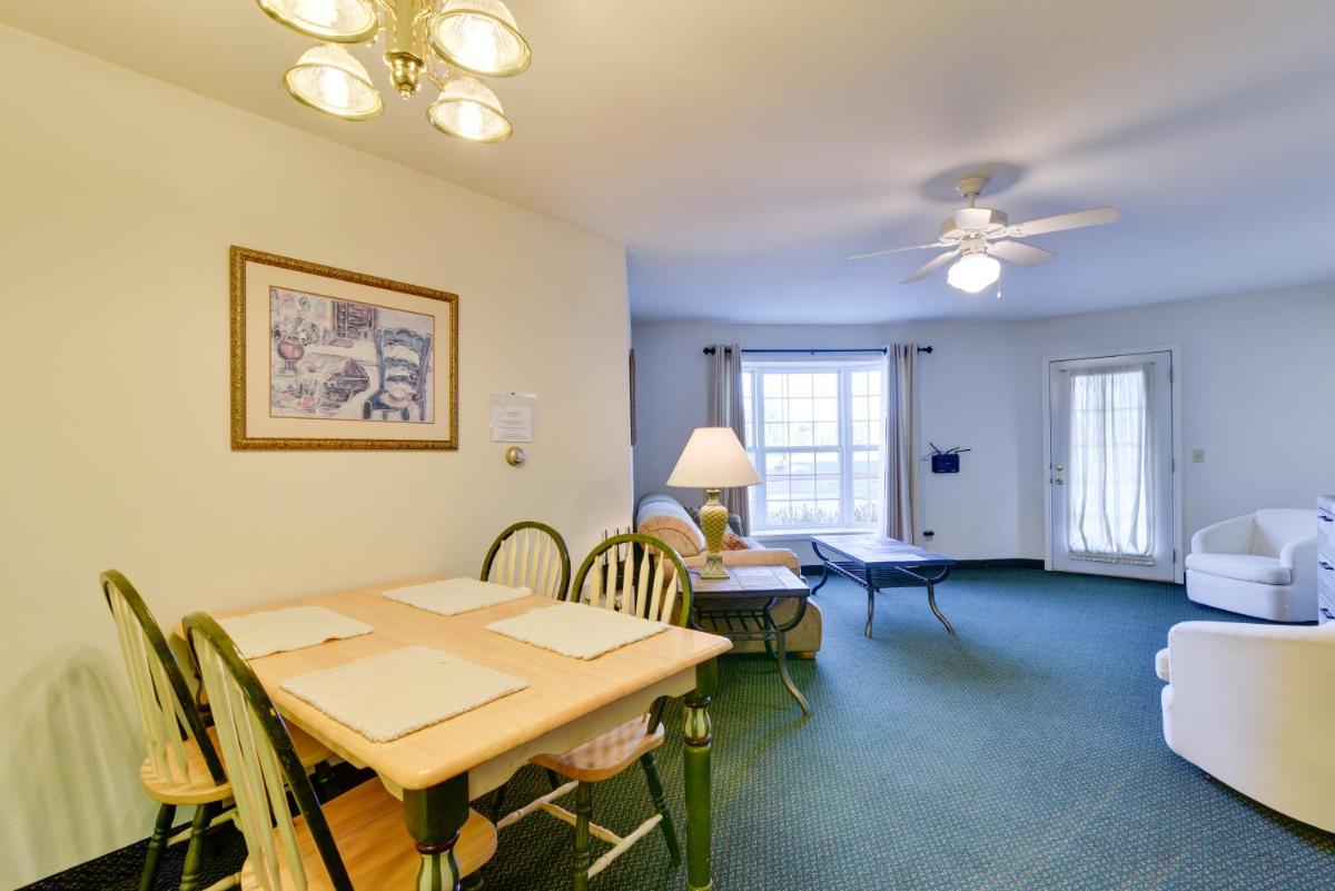 Cozy Pigeon Getaway, Close to Public Beaches! - Housity