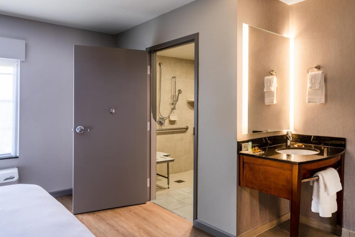 Hyatt Place Santa Fe - Housity