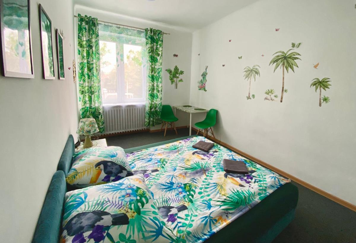 Jungle Rooms - Housity