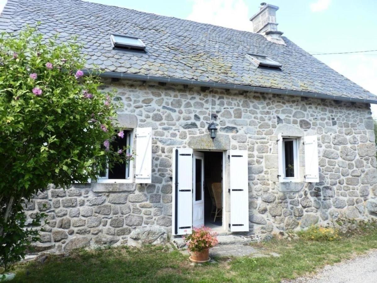 Gîte de France à Sarroux - St Julien 3 épis - Gîte de France 8 personnes MAE-0134 - Housity