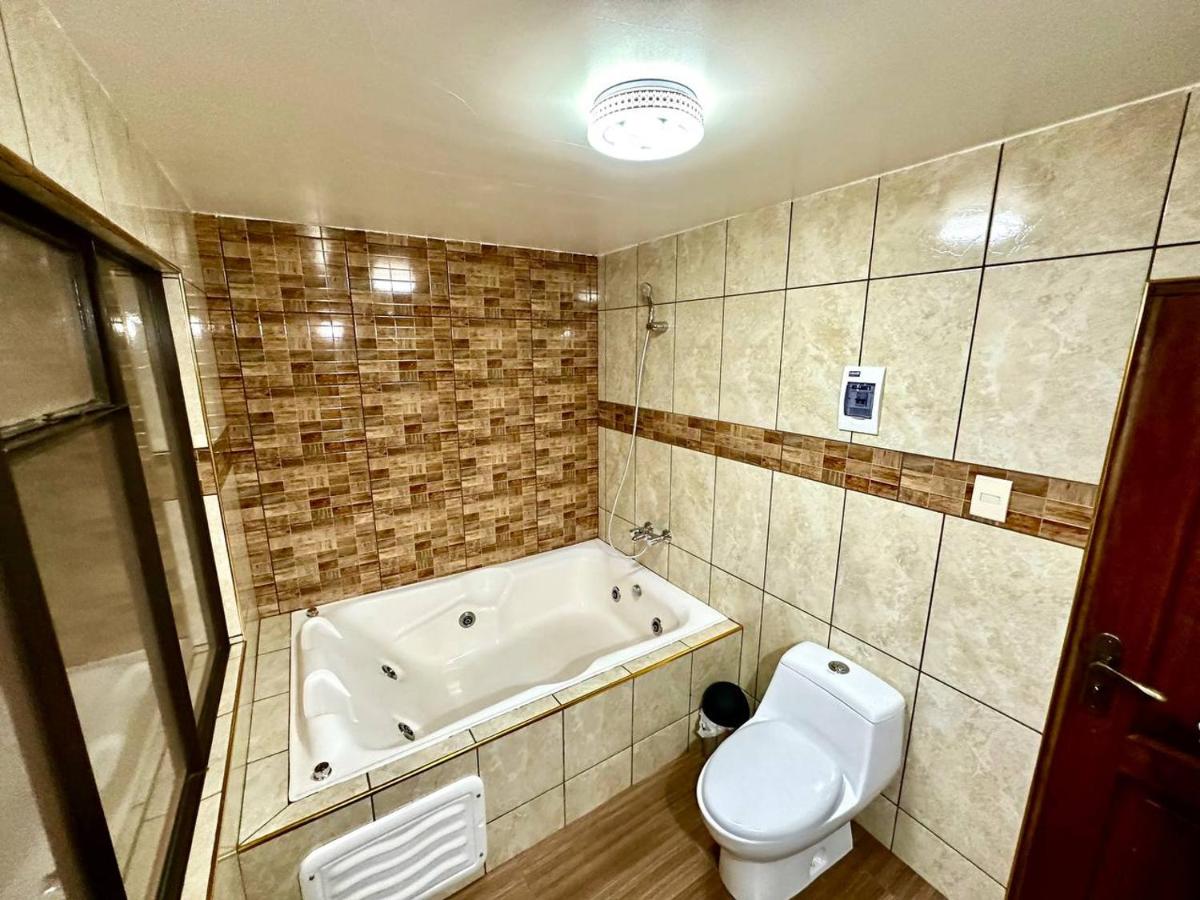 Hotel Esmeralda - Housity