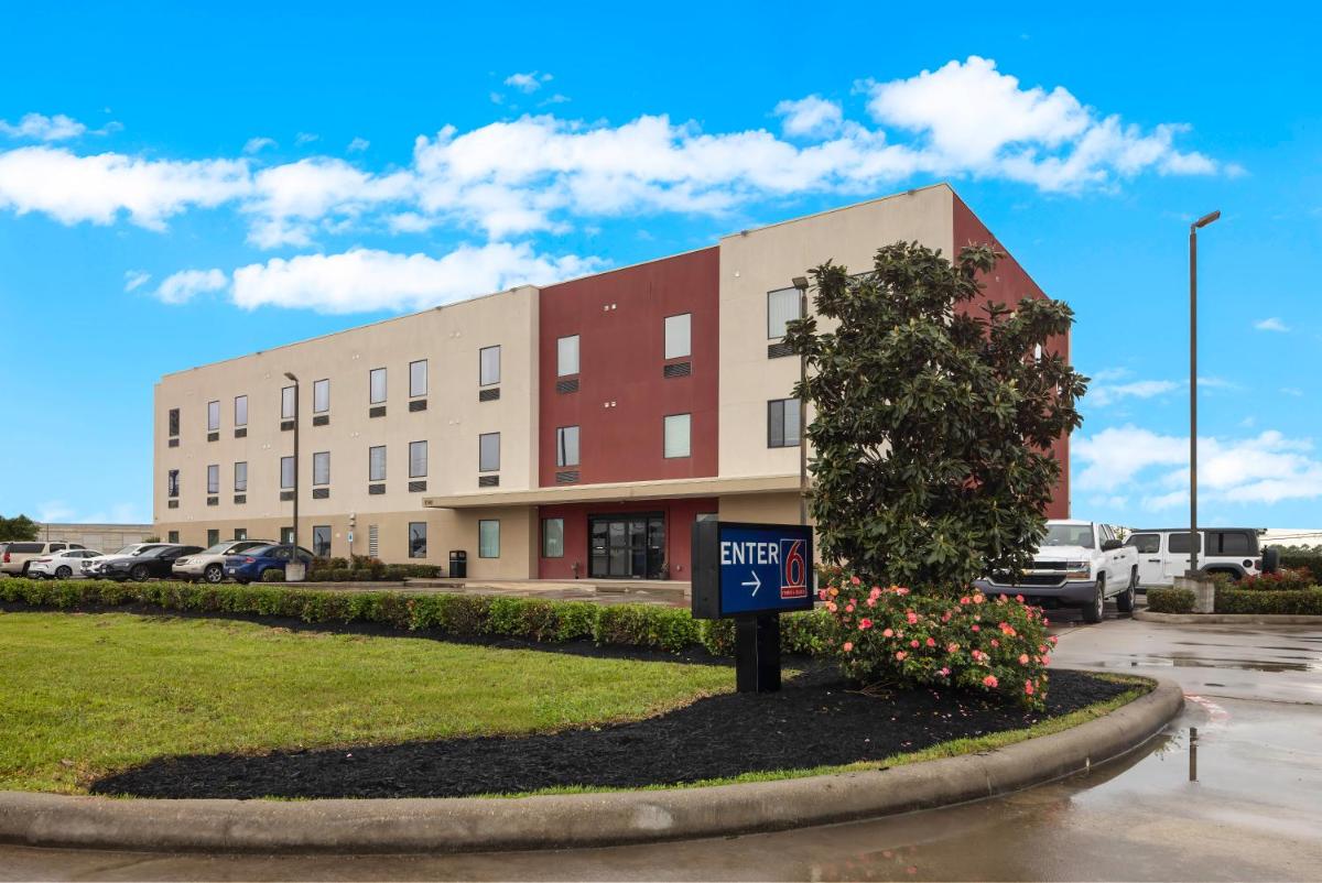 Studio 6 Suites Texas City I-45 - Housity