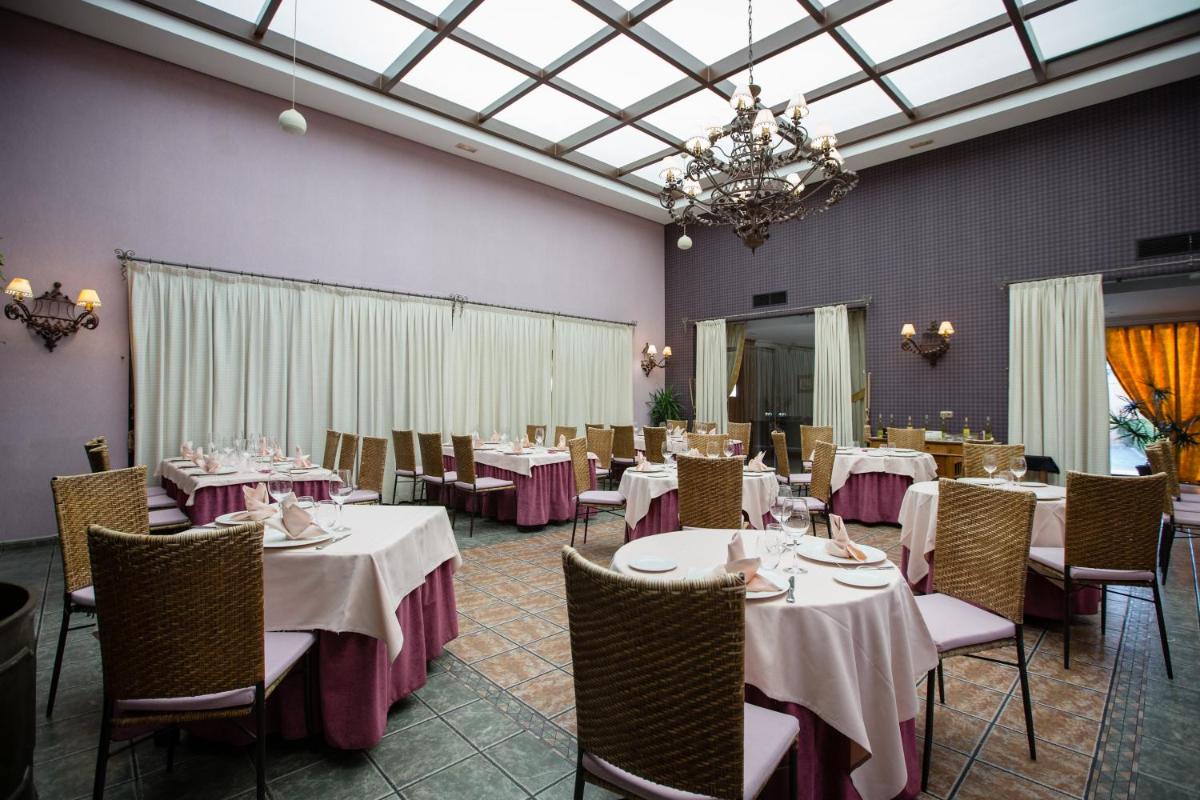 Hotel Villa De Ferias - Housity