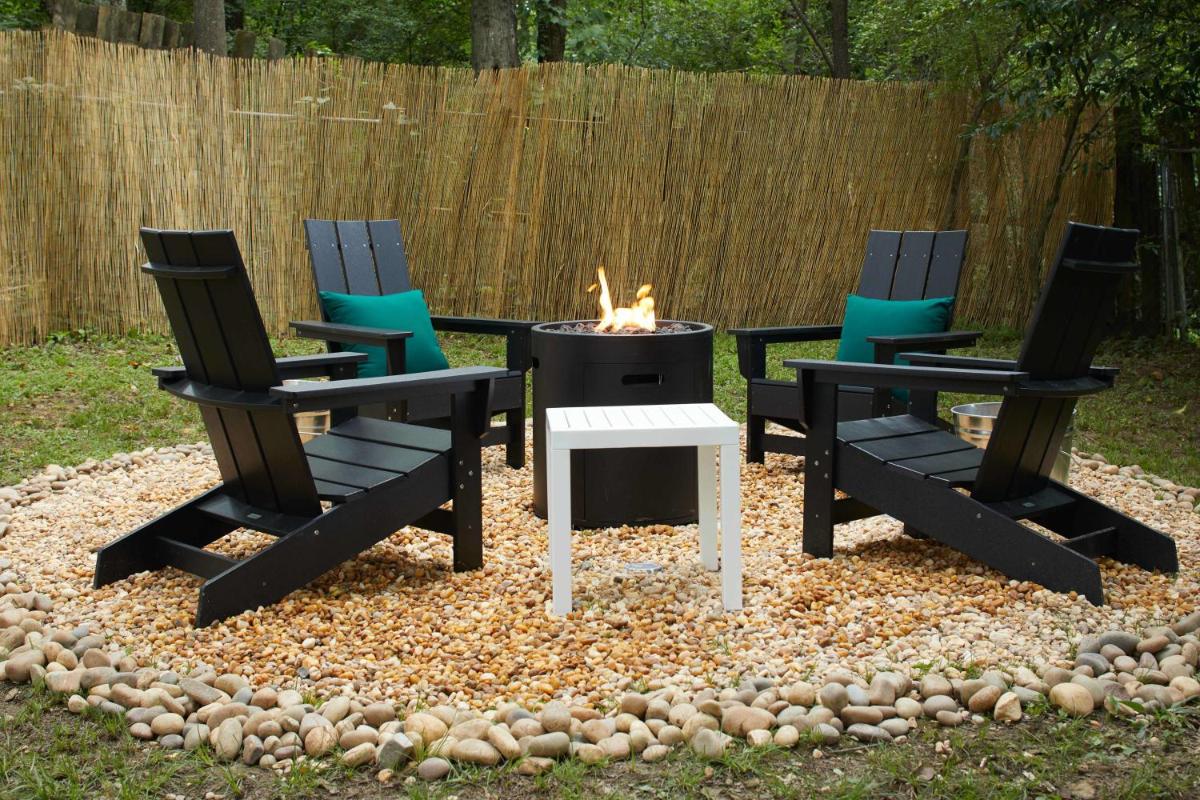 Modern, Pet-Friendly Retreat, Named Best BnB in Bham - Housity