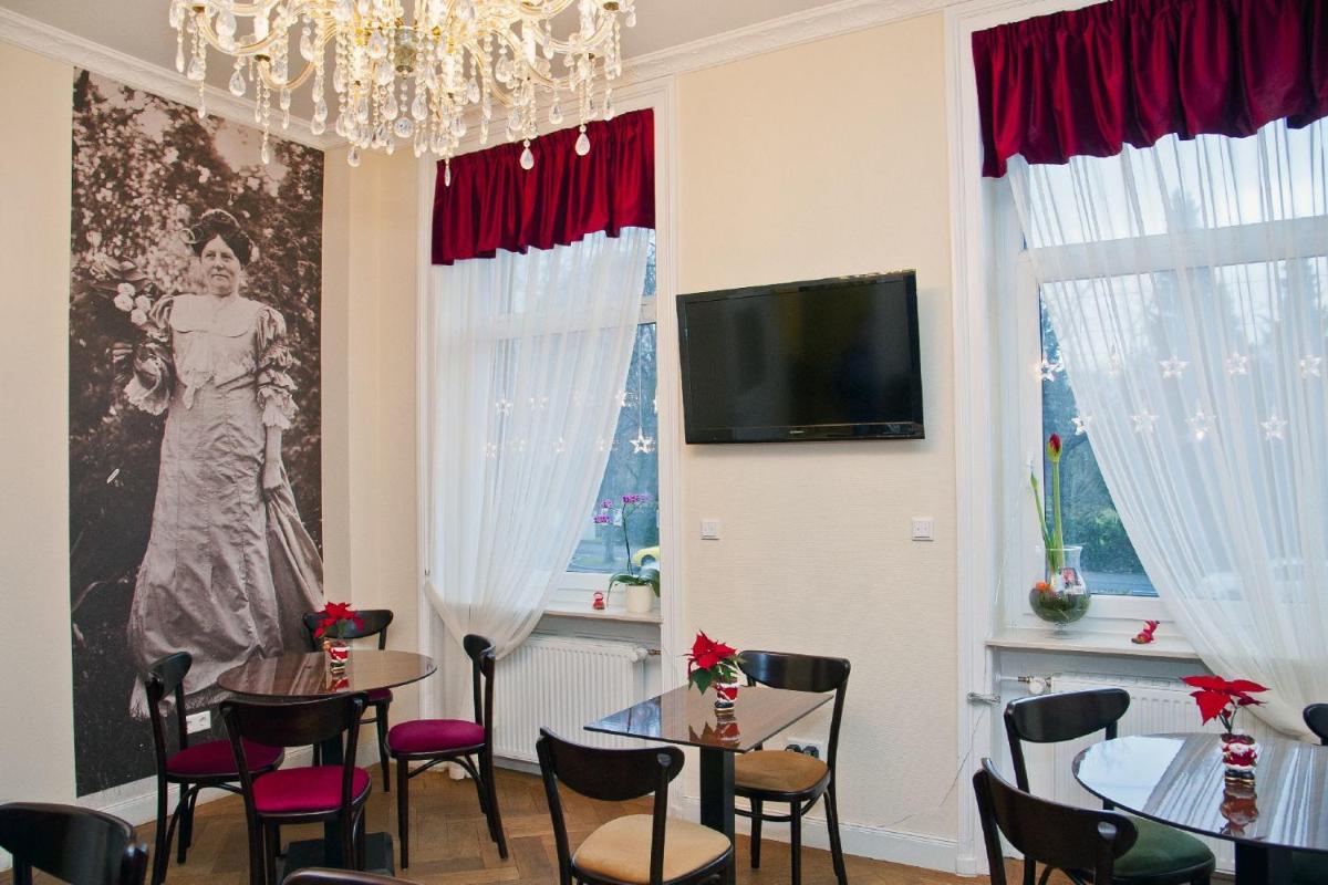 Arena Villa am Wasserpark - Housity