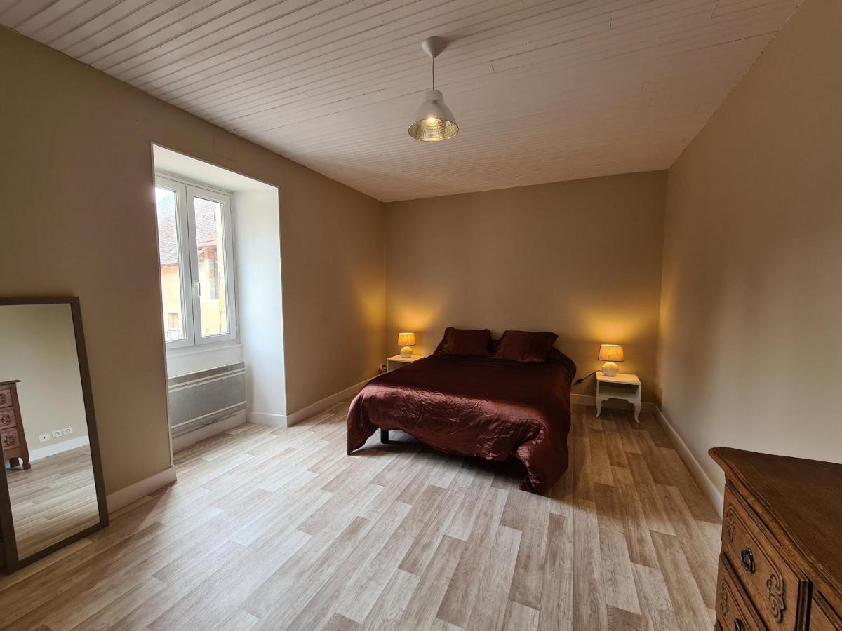 Maison de campagne en Berry, proche de La Châtre et George Sand, cour, jardin privé, tout inclus - FR-1-591-368 - Housity
