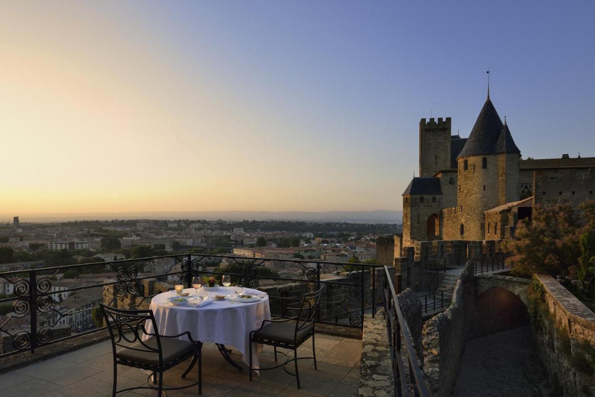Balcon ou terrasse dans l'établissement Hotel de la Cité Carcassonne - MGallery Collection