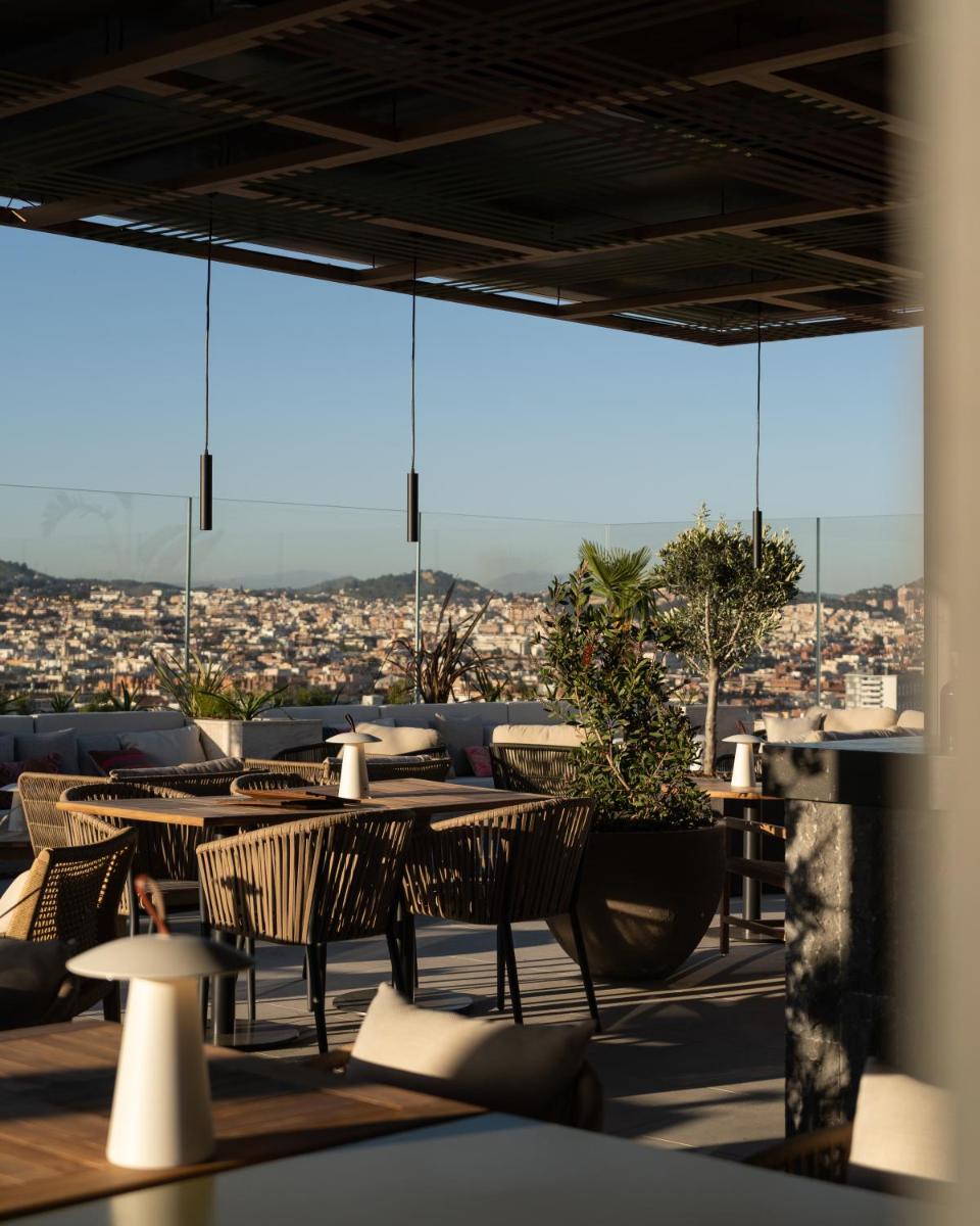 Un restaurante o sitio para comer en Grand Hyatt Barcelona