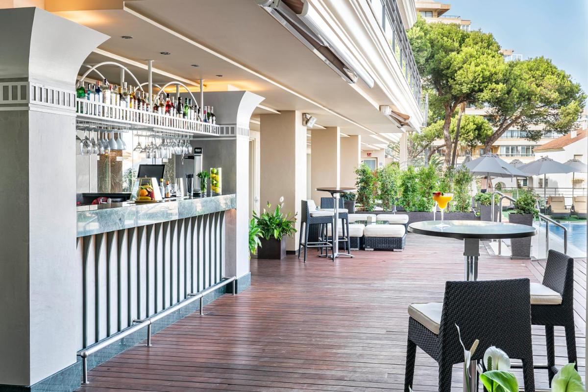 Un restaurante o sitio para comer en Vincci Selección Aleysa