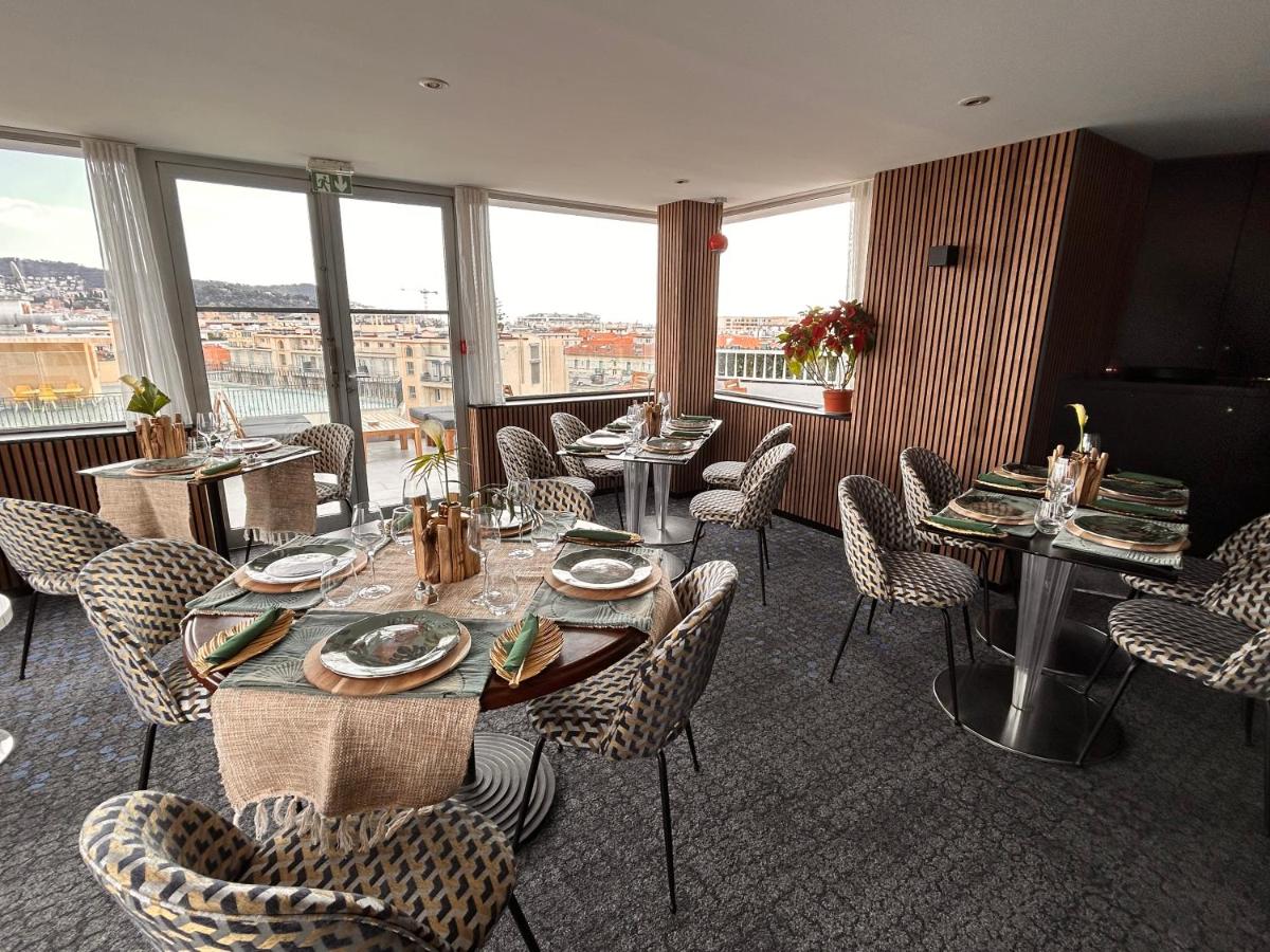Coin salon dans l'établissement Splendid Hotel & Spa Nice