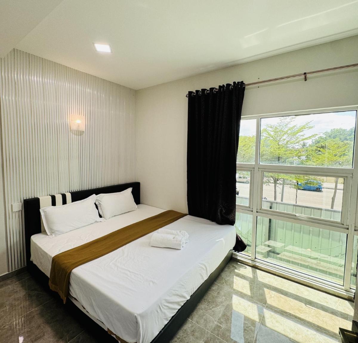 Rayyaz Inn - Housity