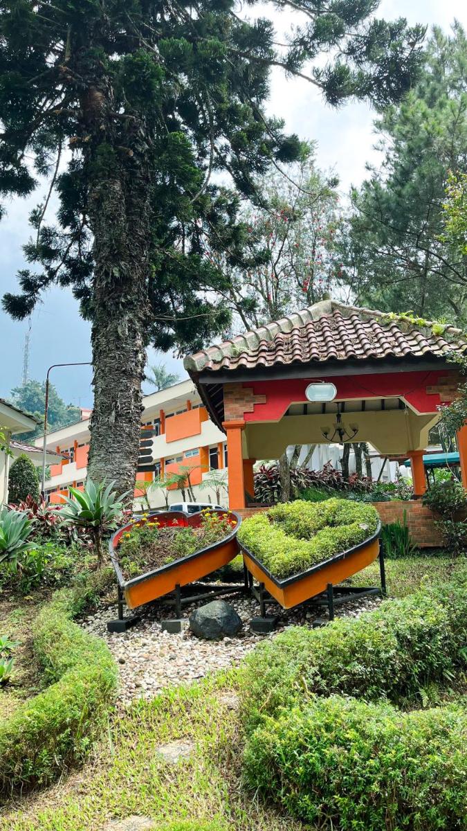 Alamsagita Puncak Hotel & Resort - Housity
