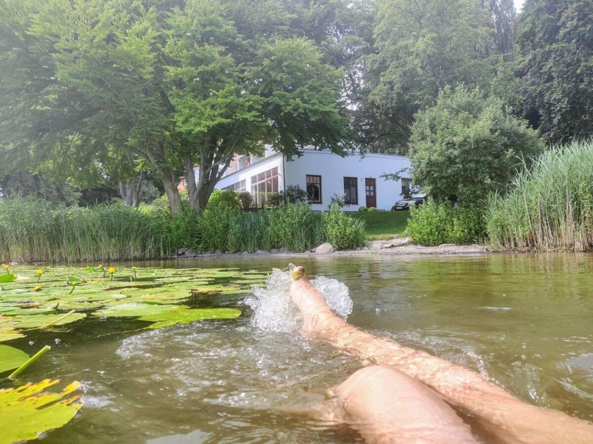 Ferienhaus-mit-direktem-Zugang-zum-Kellersee - Housity